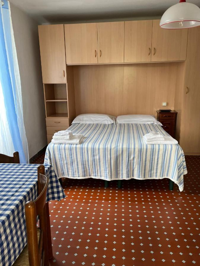 Casa Violetta Bed & Breakfast Марина-ді-Масса Екстер'єр фото