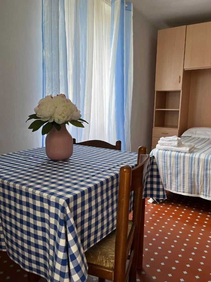 Casa Violetta Bed & Breakfast Марина-ді-Масса Екстер'єр фото
