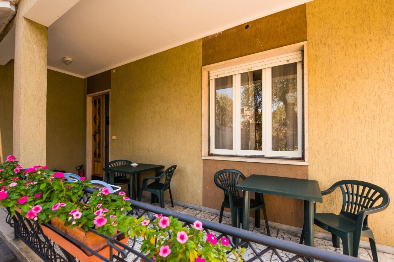 Casa Violetta Bed & Breakfast Марина-ді-Масса Екстер'єр фото